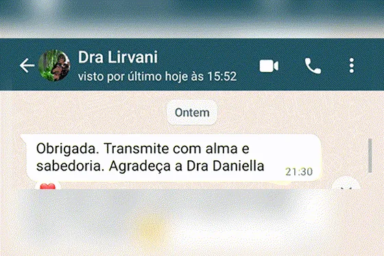 Mensagem de Dra. Lirvani, sobre a didática das aulas, elogiando os cursos da Dra. Daniella Prudente